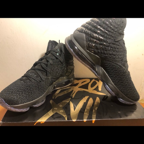 ⚠️SOLD⚠️ Nike LeBron 17 Global Currency Size 8 - Picture 2 of 9